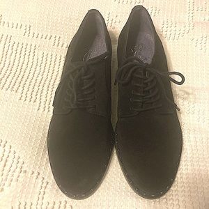 100% suede women’s black dress shoe